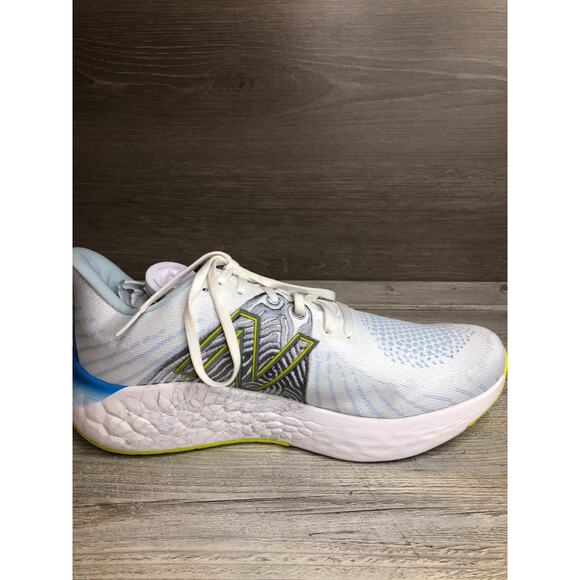 New Balance Vongo v5 x Fresh Foam White Helium MVNGOWM5 Men’s Sz 10 Wide 2E